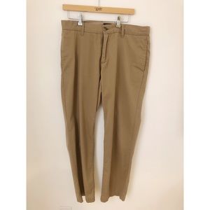 Men’s Gap Khakis